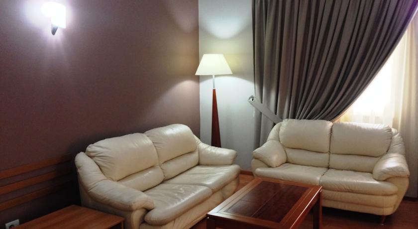Hotel Arvi Durrës Habitación foto