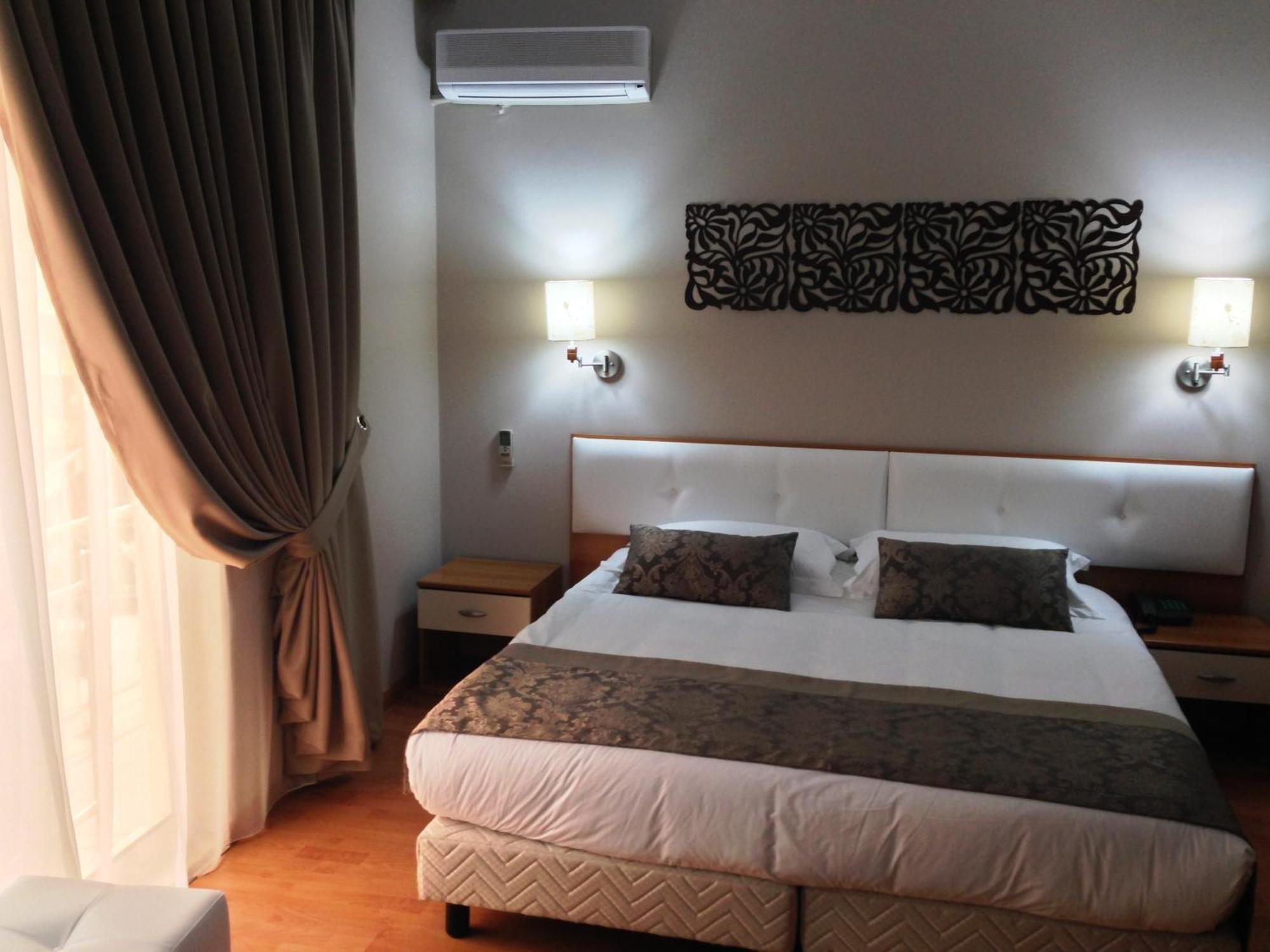 Hotel Arvi Durrës Habitación foto